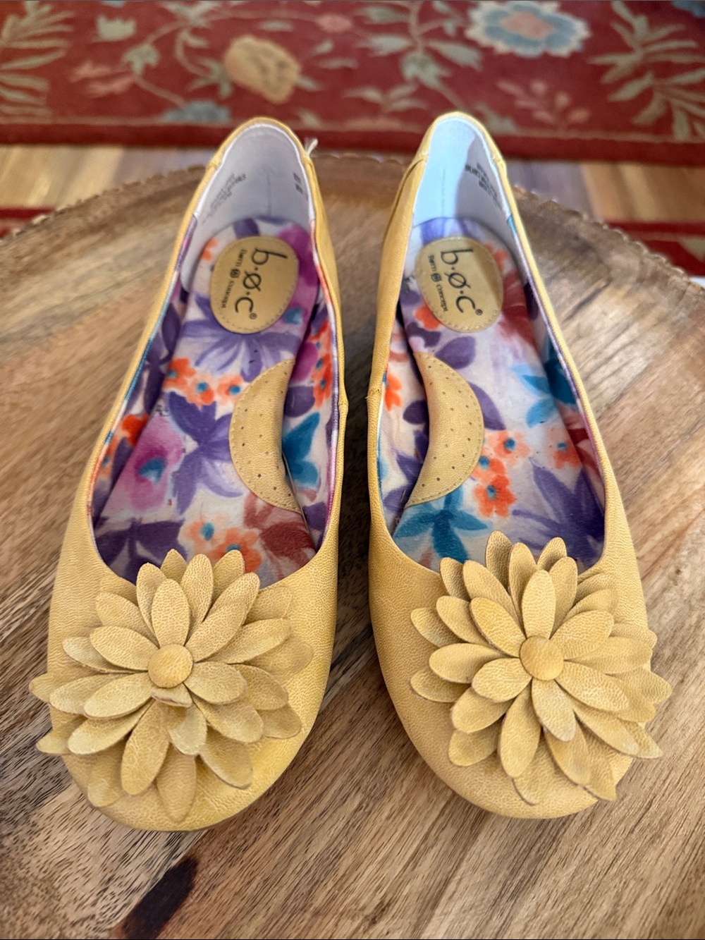 b.o.c. Born Concepts Shoes Wm 8 Yellow Faux Leather Ballet Flat Flower Summer - Picture 3 of 9
